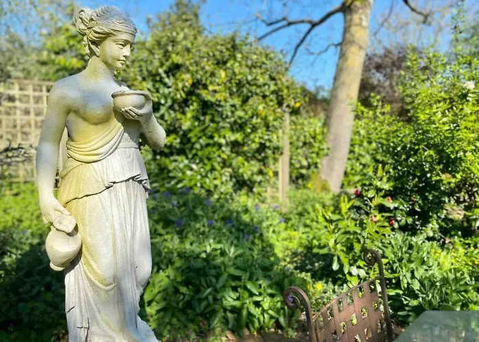 Prieure De La Chesnaie X Melrose